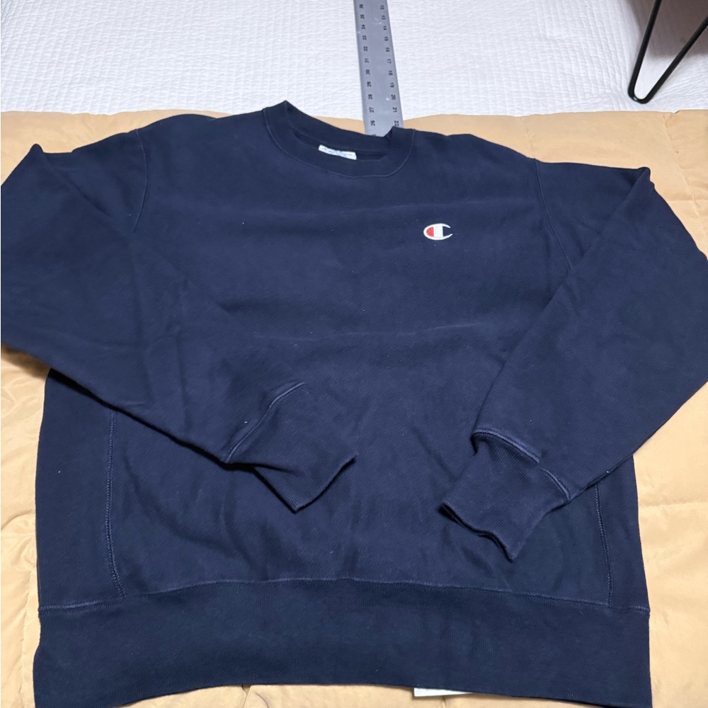 Champion Reverse Weave. Combined shipping available. Men’s Medium